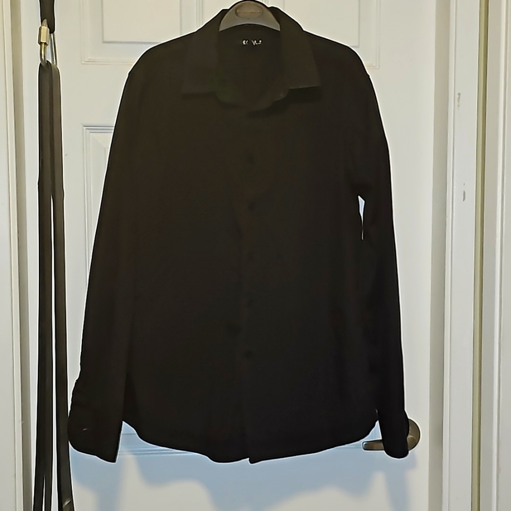 FOREVER21 Men's black button dress shirt